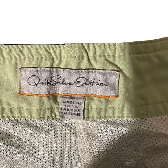 Quiksilver Edition ~ Mens White and Blue Floral Boardshorts ~ size 36 - Picture 10 of 14